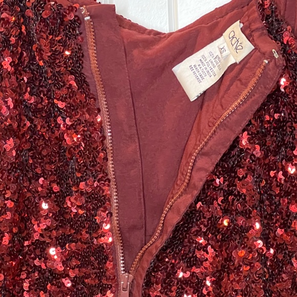 Cache Size XS Silk Sequined Top Red - Picture 4 of 8